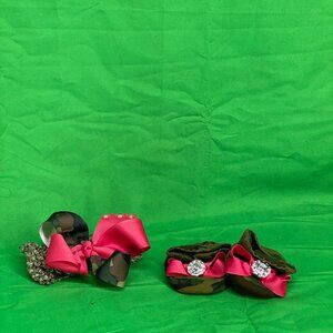 Baby head band with bow camo/pink with camp bottles, never worn